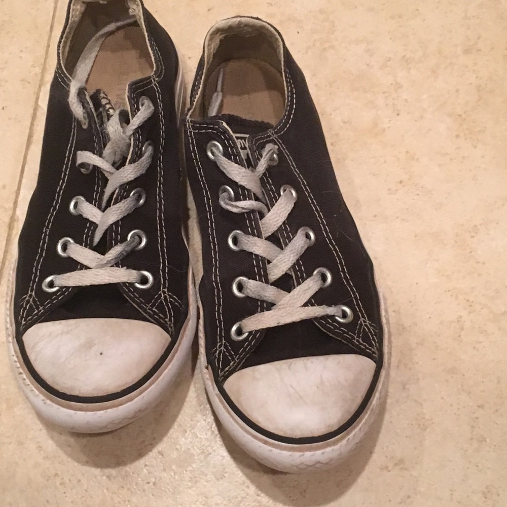 Kids black converse size 2